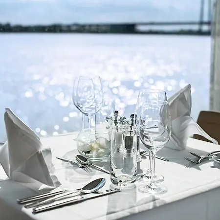 Botel Fairtours Hotelschiff Emerald Sun******