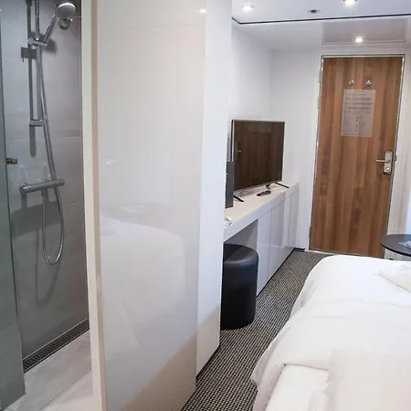 Fairtours Hotelschiff Emerald Sun****** Botel *