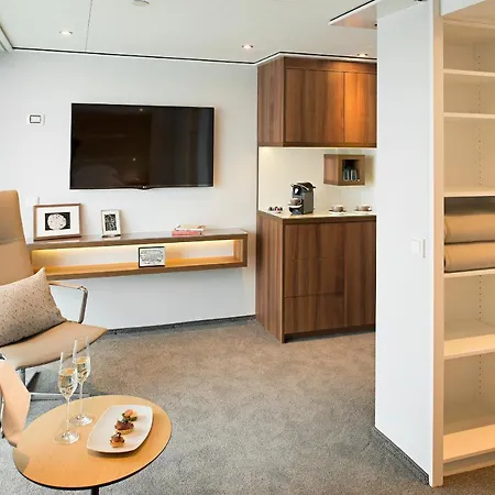 Fairtours Hotelschiff Emerald Sun****** Botel Frankfurt am Main