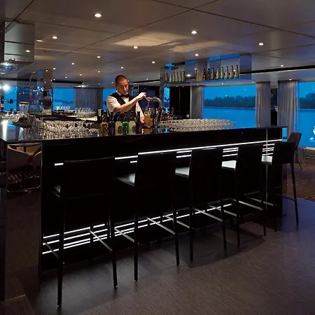 Fairtours Hotelschiff Emerald Sun****** Frankfurt am Main